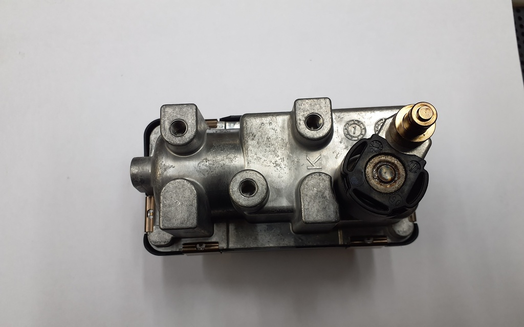 Ahtopaineensäädin (Electronic-SREA) GTB1749VK (Turbo 786880-0006/21) - Hella
